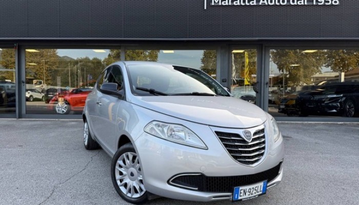 LANCIA Ypsilon 1.2 69 CV 5 porte S&S Gold OK NEOPATENTATI